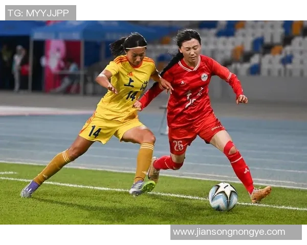 重庆足球队与上海足球队赛后分析个人能力的深度对比与启示