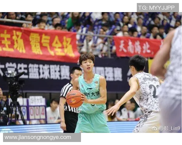 杭州篮球队以72分领跑全国锦标赛积分榜展现强劲实力